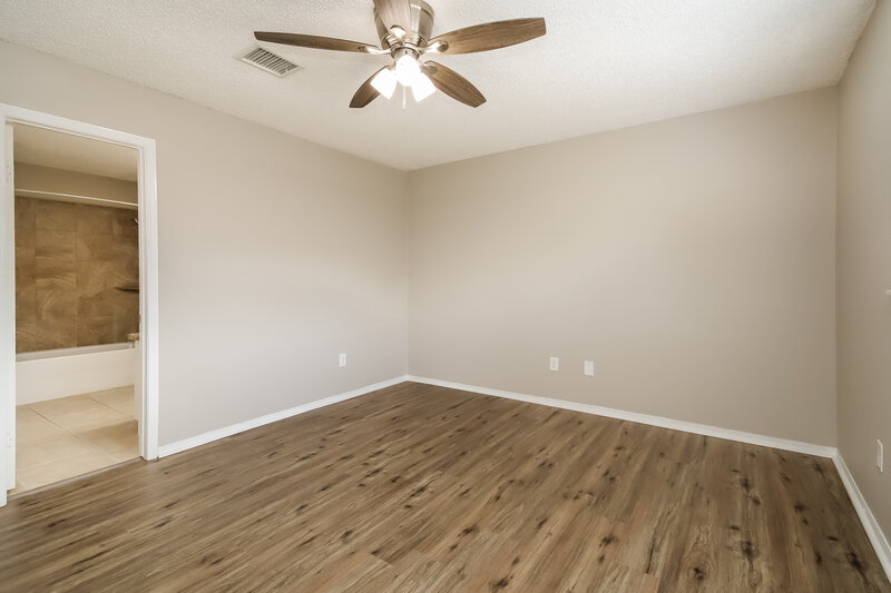 2,145/Mo, 5606 Dove Forest Ln Humble, TX 77346 Main Bedroom View