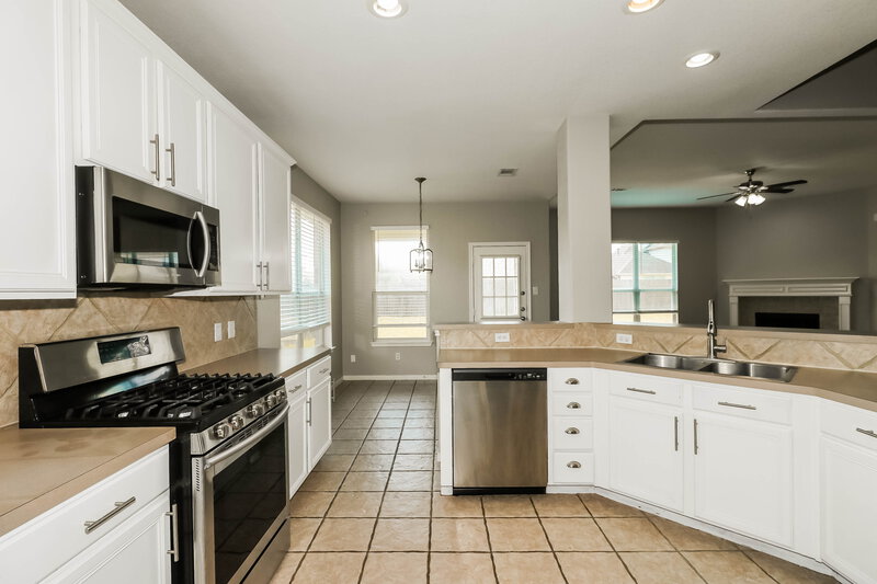 2,310/Mo, 1103 Redwood Meadow Ln Fresno, TX 77545 Kitchen View
