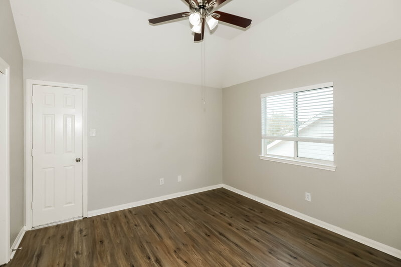 2,310/Mo, 1103 Redwood Meadow Ln Fresno, TX 77545 Bedroom View 3
