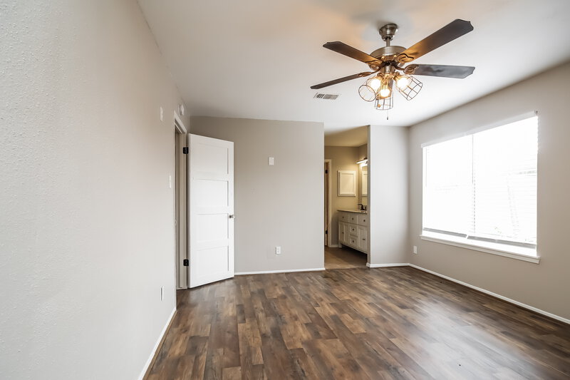 2,180/Mo, 1810 Foxlake Dr Houston, TX 77084 Main Bedroom View