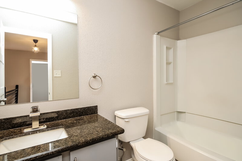 2,180/Mo, 1810 Foxlake Dr Houston, TX 77084 Bathroom View