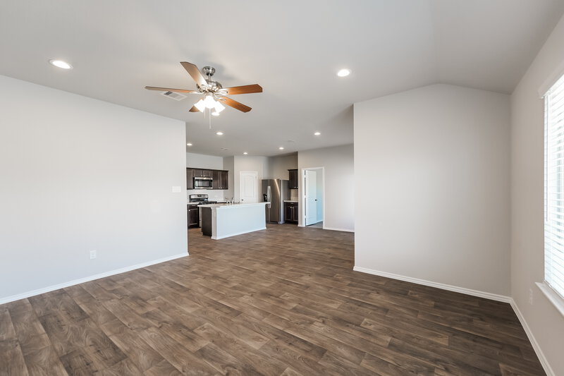 2,025/Mo, 21302 Brookwood Crescent Dr Katy, TX 77449 Living Room View 2