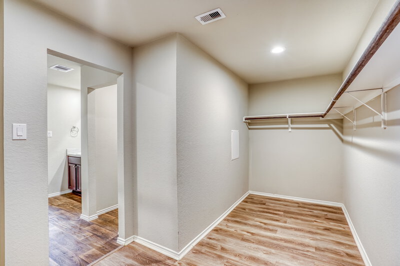 2,070/Mo, 21302 Brookwood Crescent Dr Katy, TX 77449 Amenities View