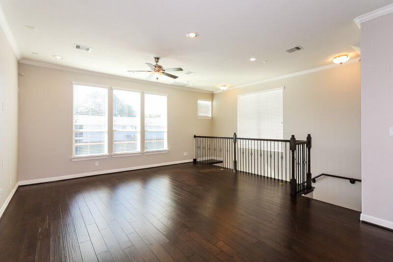 2,155/Mo, 9930 Spring Shadows Park Cir Houston, TX 77080 Living Room View