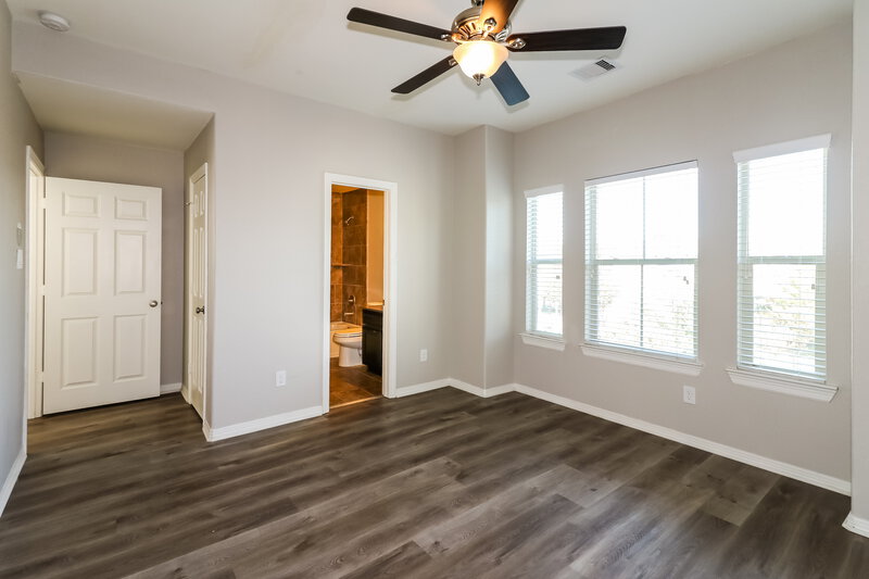 2,155/Mo, 9930 Spring Shadows Park Cir Houston, TX 77080 Bedroom View