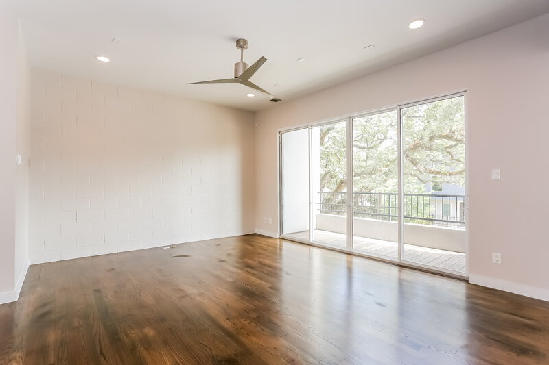 3,335/Mo, 4716 Jackson St Houston, TX 77004 Living Room View