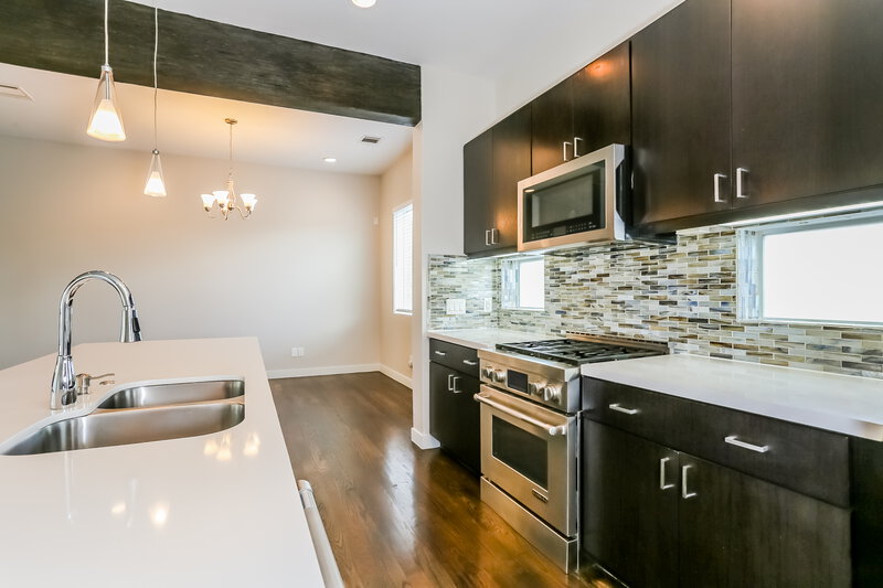 3,335/Mo, 4716 Jackson St Houston, TX 77004 Kitchen View 2