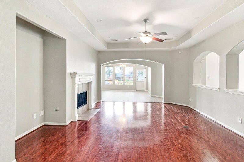 2,585/Mo, 2716 Alessandria Ln League City, TX 77573 Living Room View 2