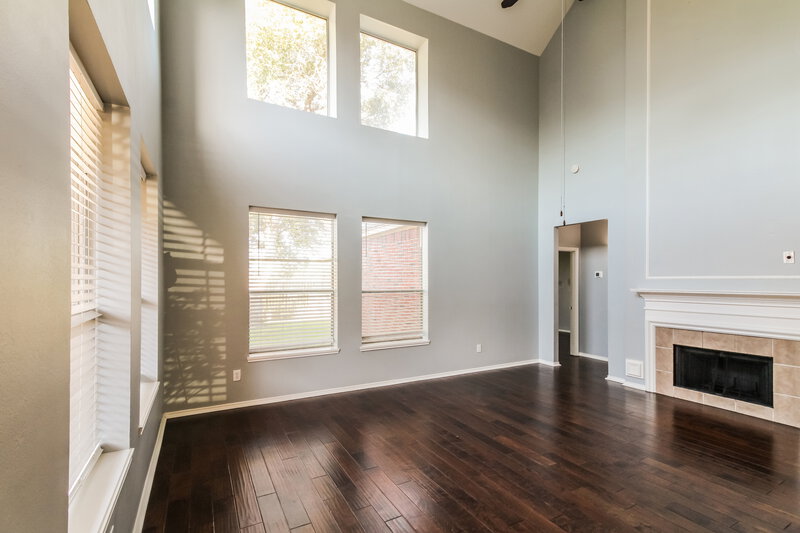 3,005/Mo, 2804 Creek Bend Dr Friendswood, TX 77546 Living Room View