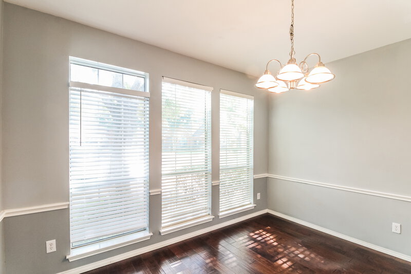 3,005/Mo, 2804 Creek Bend Dr Friendswood, TX 77546 Dining Room View