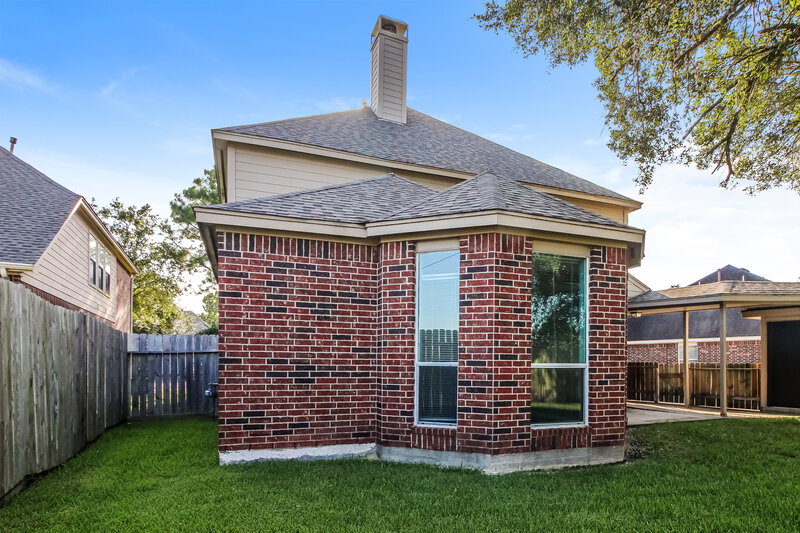 3,005/Mo, 2804 Creek Bend Dr Friendswood, TX 77546 Rear View