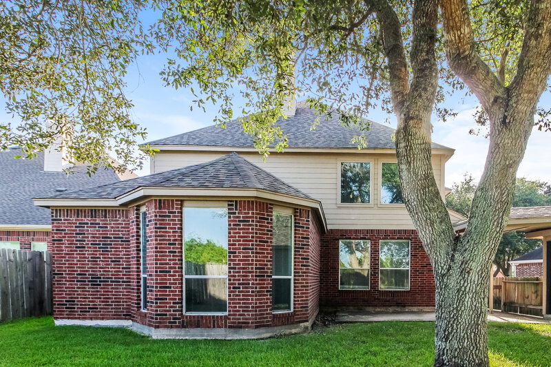 3,005/Mo, 2804 Creek Bend Dr Friendswood, TX 77546 Rear View 2