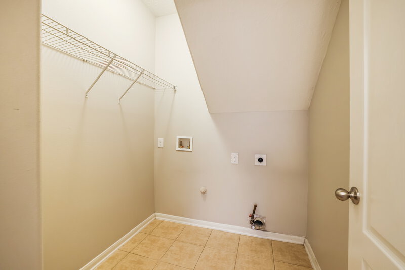 2,190/Mo, 15523 Hinsdale Springs Ln Houston, TX 77053 Laundry Room View
