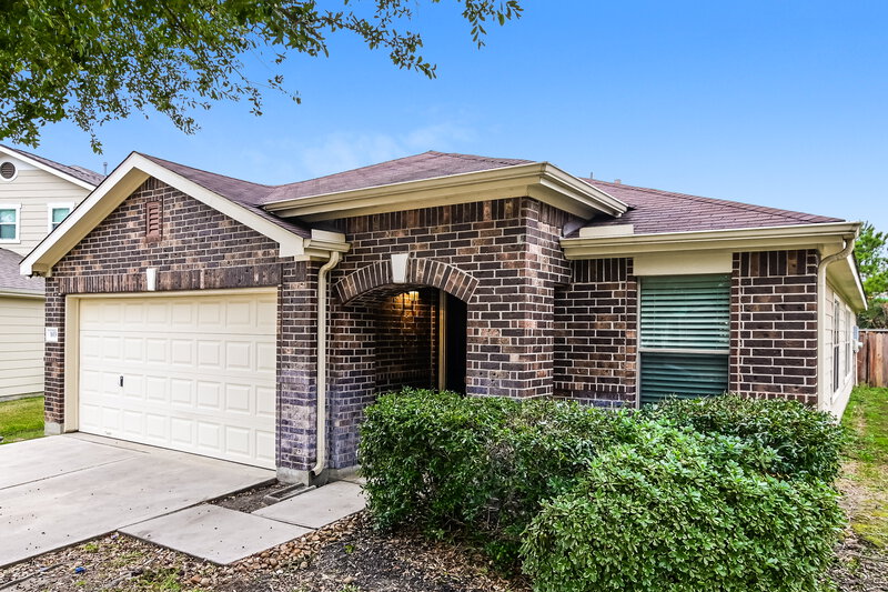1,950/Mo, 16030 Arapaho Bend Ln Cypress, TX 77429 Front View