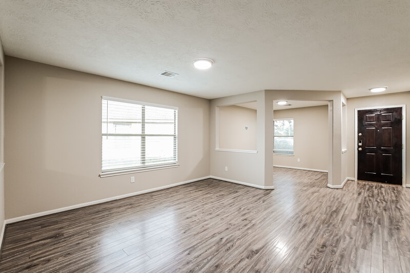 1,950/Mo, 16030 Arapaho Bend Ln Cypress, TX 77429 Living Room View