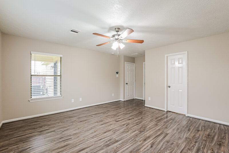 1,950/Mo, 16030 Arapaho Bend Ln Cypress, TX 77429 Main Bedroom View 2