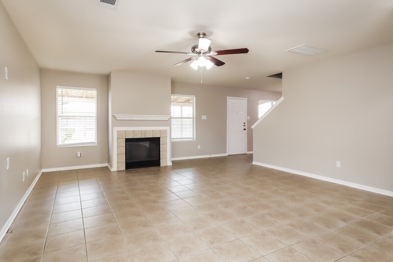 2,095/Mo, 1826 Live Oak Hill St Houston, TX 77067 Living Room View