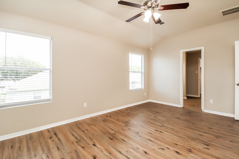 2,095/Mo, 1826 Live Oak Hill St Houston, TX 77067 Main Bedroom View