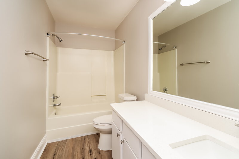 2,095/Mo, 1826 Live Oak Hill St Houston, TX 77067 Bathroom View