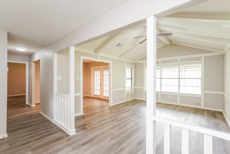 2,135/Mo, 332 Coventry Ln Alvin, TX 77511 Living Room View