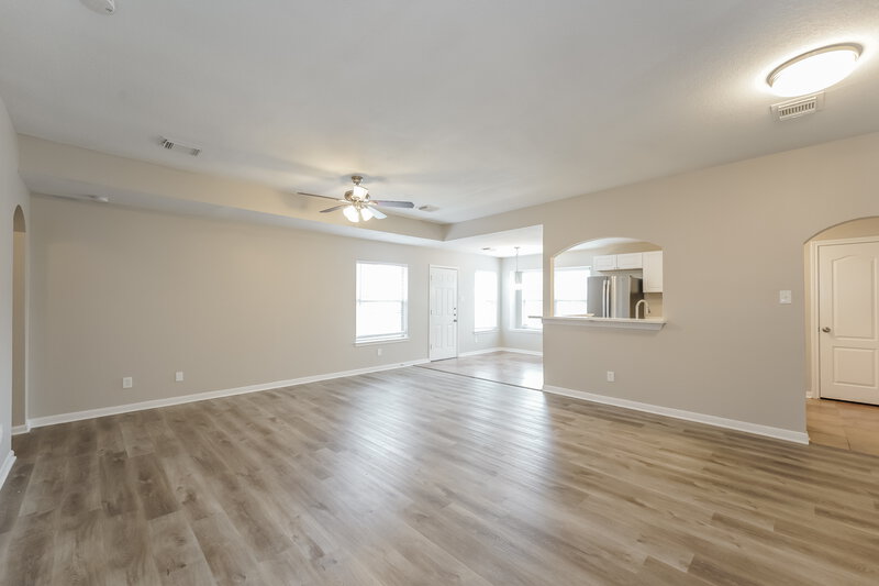 1,895/Mo, 5103 Santrey Dr Houston, TX 77084 Living Room View