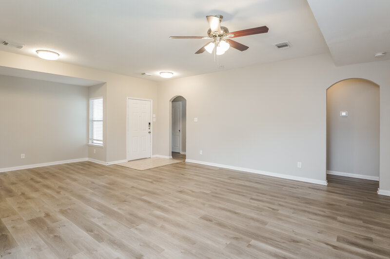 1,895/Mo, 5103 Santrey Dr Houston, TX 77084 Living Room View 3