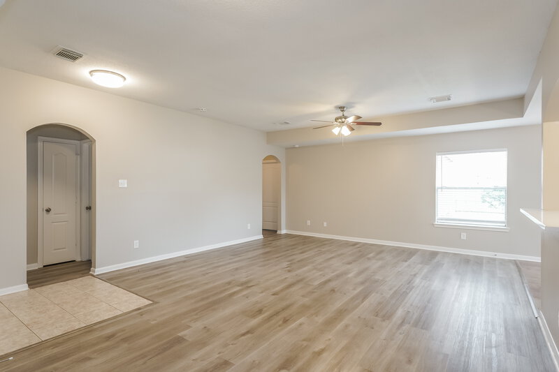 1,895/Mo, 5103 Santrey Dr Houston, TX 77084 Living Room View 4