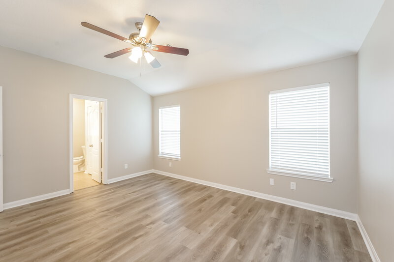 1,895/Mo, 5103 Santrey Dr Houston, TX 77084 Main Bedroom View