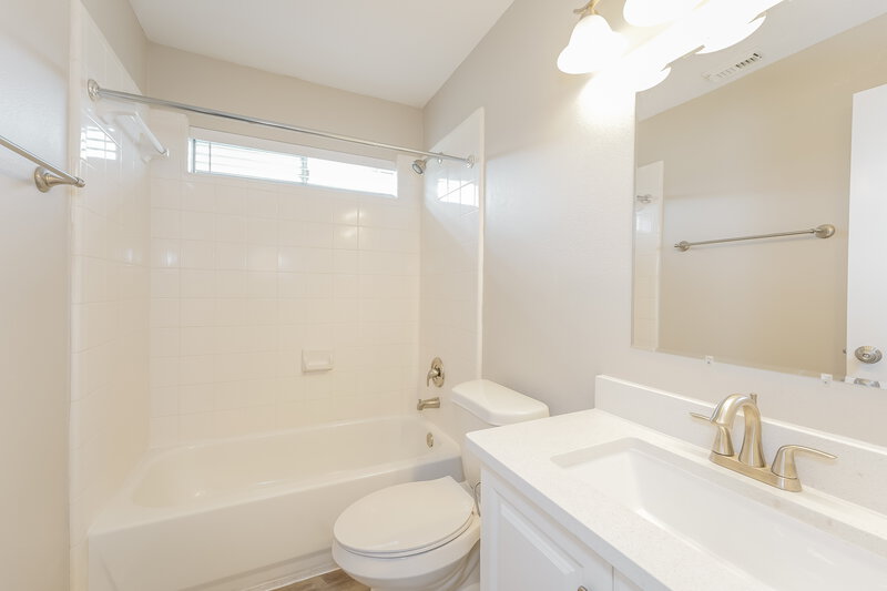 1,895/Mo, 5103 Santrey Dr Houston, TX 77084 Bathroom View