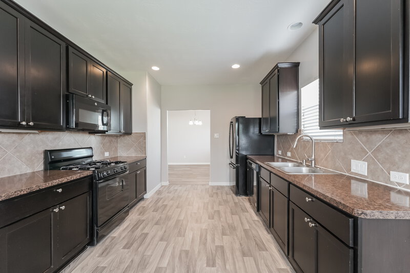 2,615/Mo, 8406 Parapet Pl Rosharon, TX 77583 Kitchen View