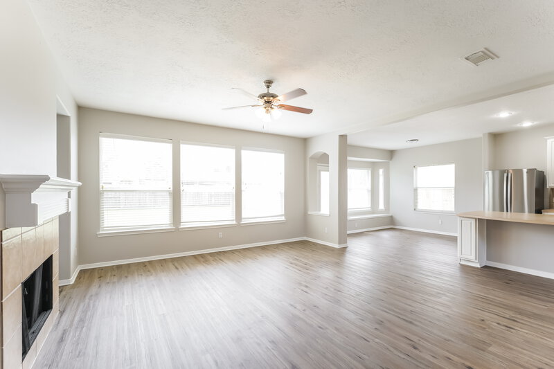 3,200/Mo, 2712 Sienna Springs Dr Pearland, TX 77584 Living Room View 2