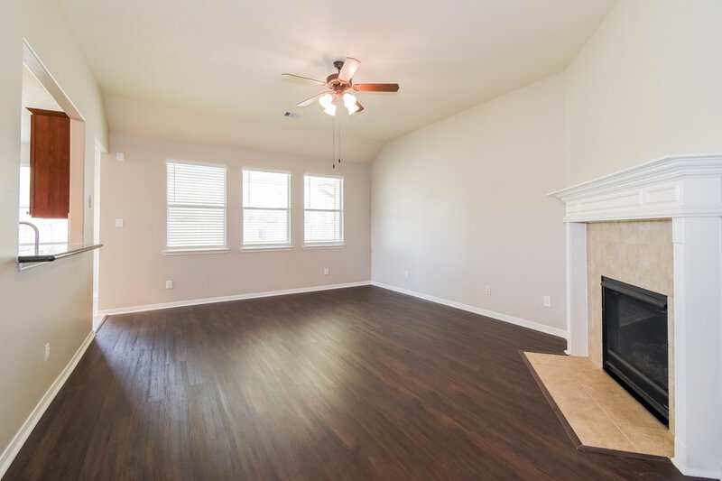 2,955/Mo, 815 Harvard Pointe Dr League City, TX 77573 Living Room View 2
