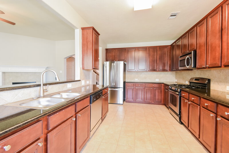 2,955/Mo, 815 Harvard Pointe Dr League City, TX 77573 Kitchen View