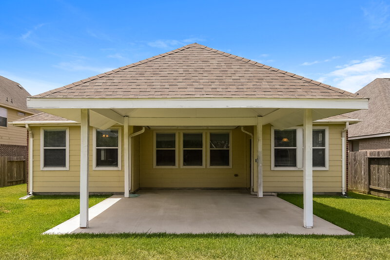 2,955/Mo, 815 Harvard Pointe Dr League City, TX 77573 Rear View