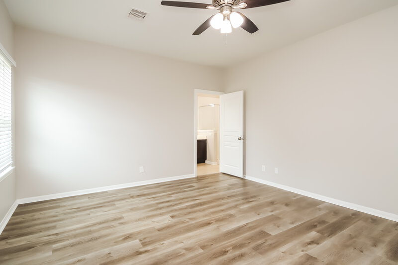 2,470/Mo, 20810 Derbyshire Meadows Ln Humble, TX 77338 Main Bedroom View