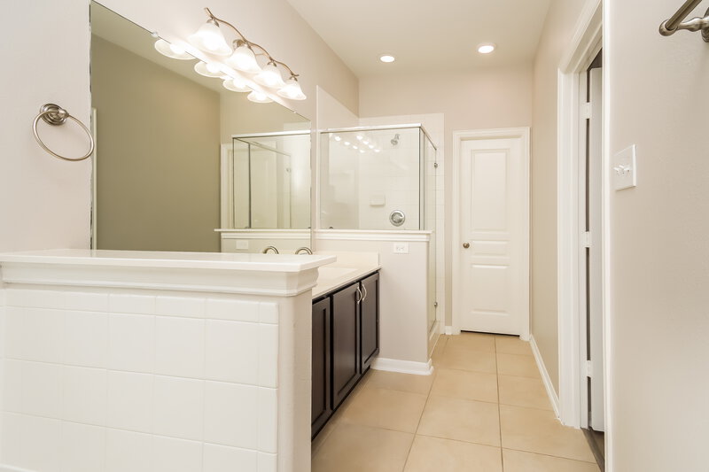 2,470/Mo, 20810 Derbyshire Meadows Ln Humble, TX 77338 Main Bathroom View 2