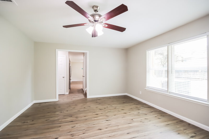 2,050/Mo, 23227 Dew Wood Ln Spring, TX 77373 Living Room View 2