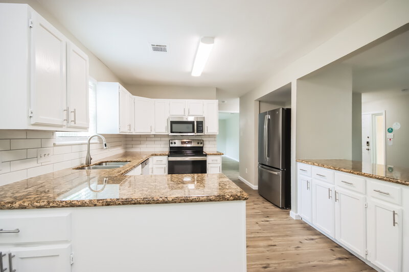 2,050/Mo, 23227 Dew Wood Ln Spring, TX 77373 Kitchen View 2
