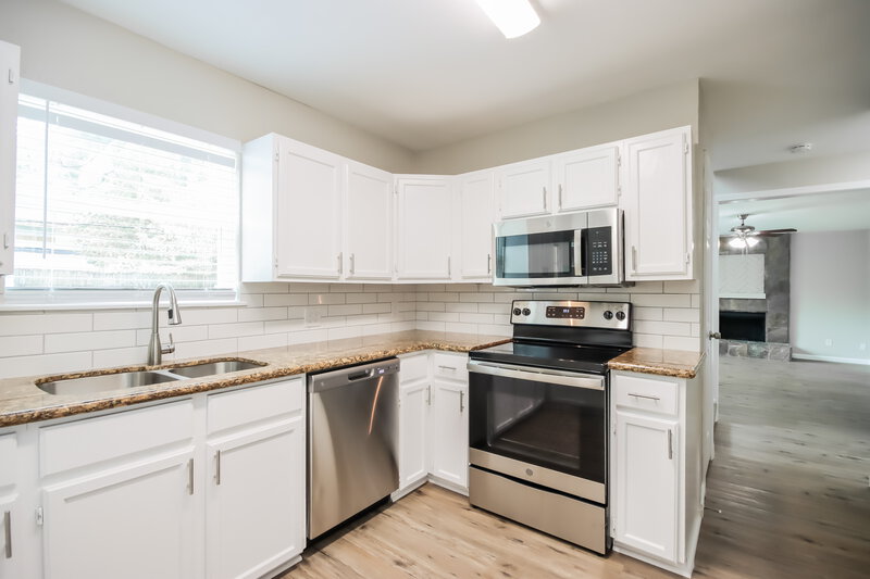 2,050/Mo, 23227 Dew Wood Ln Spring, TX 77373 Kitchen View 3