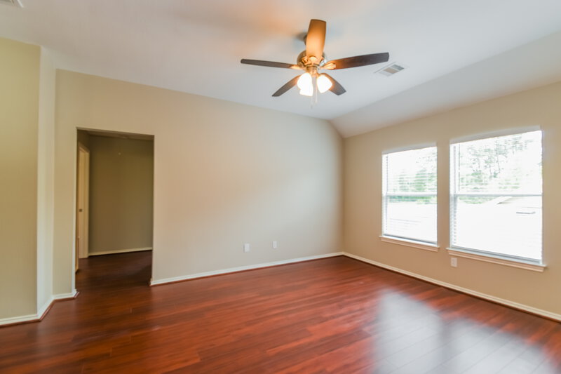 3,280/Mo, 26906 Armor Oaks Dr Kingwood, TX 77339 Main Bedroom View 2