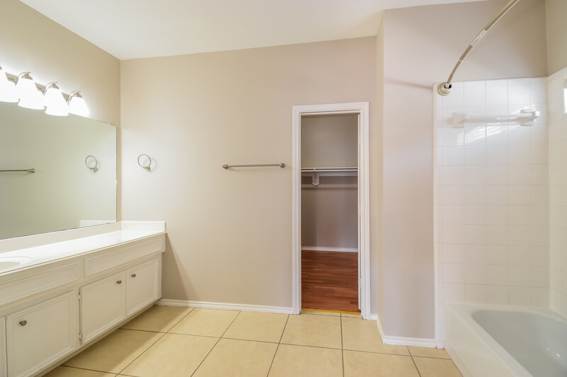 3,280/Mo, 26906 Armor Oaks Dr Kingwood, TX 77339 Bathroom View