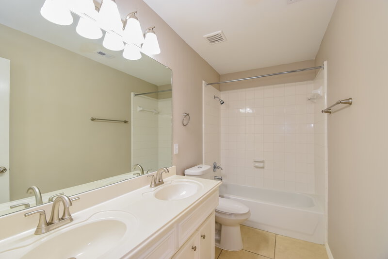 3,280/Mo, 26906 Armor Oaks Dr Kingwood, TX 77339 Bathroom View 2