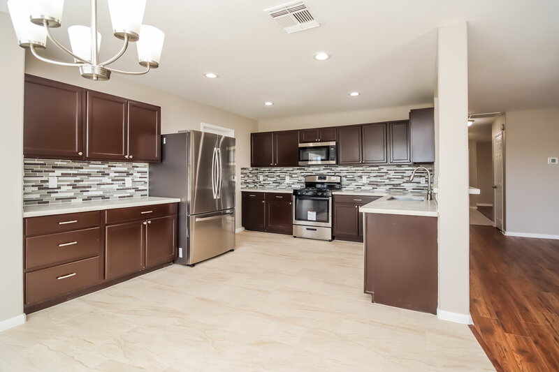 1,995/Mo, 11806 Remington Run Ln Houston, TX 77066 Kitchen View