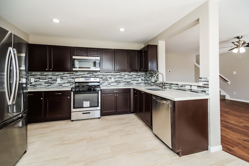 1,995/Mo, 11806 Remington Run Ln Houston, TX 77066 Kitchen View 3