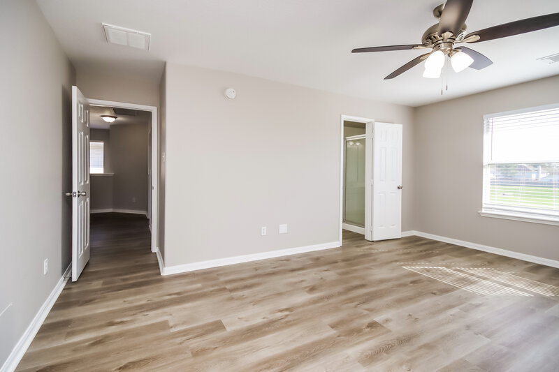 1,995/Mo, 11806 Remington Run Ln Houston, TX 77066 Main Bedroom View 2