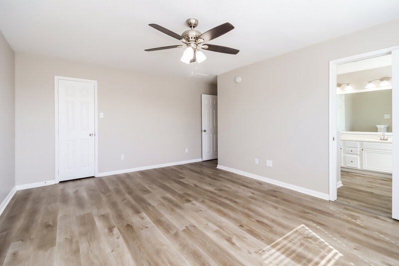 1,995/Mo, 11806 Remington Run Ln Houston, TX 77066 Main Bedroom View 3