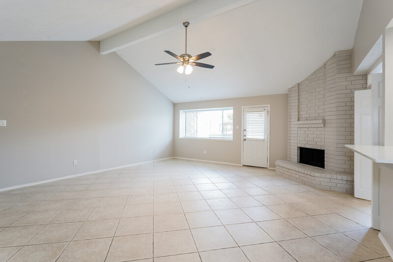1,925/Mo, 22111 Eagle Meadow Dr Katy, TX 77450 Living Room View 4