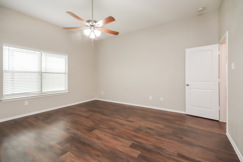 2,420/Mo, 2122 Harvey Brown School Dr Houston, TX 77049 Main Bedroom View 2