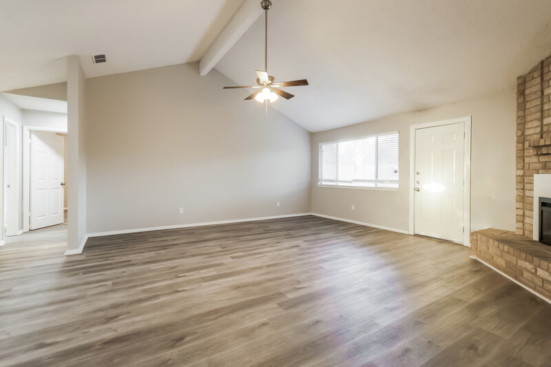 1,775/Mo, 7411 Skylight Ln Houston, TX 77095 Living Room View 2