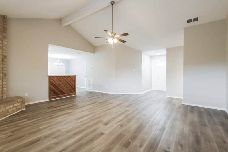 1,775/Mo, 7411 Skylight Ln Houston, TX 77095 Living Room View 3